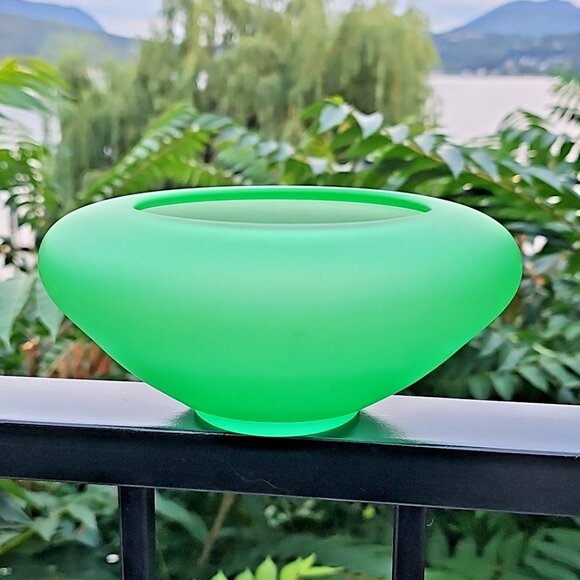 Uranium Tiffin Satin Green Glass Vase Bowl Geiger Confirmed, Amazing Piece! - Picture 3 of 16